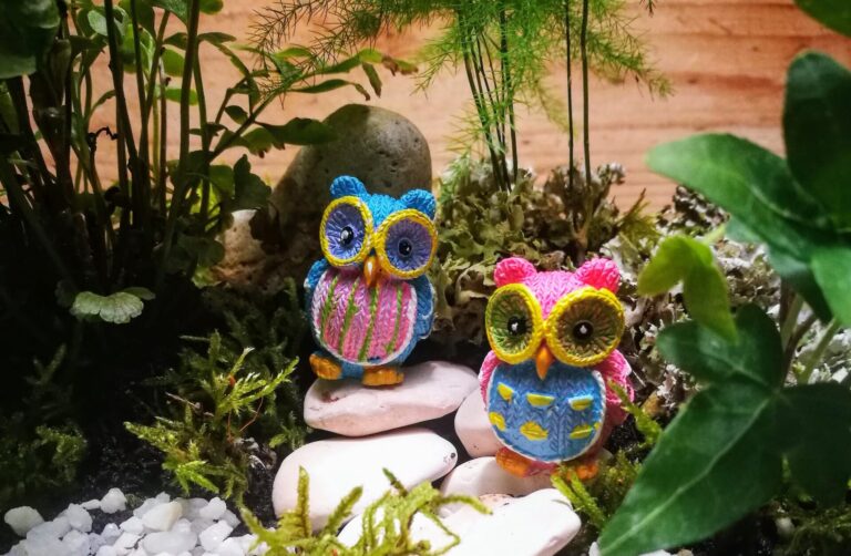 bagoly figurák floráriumban