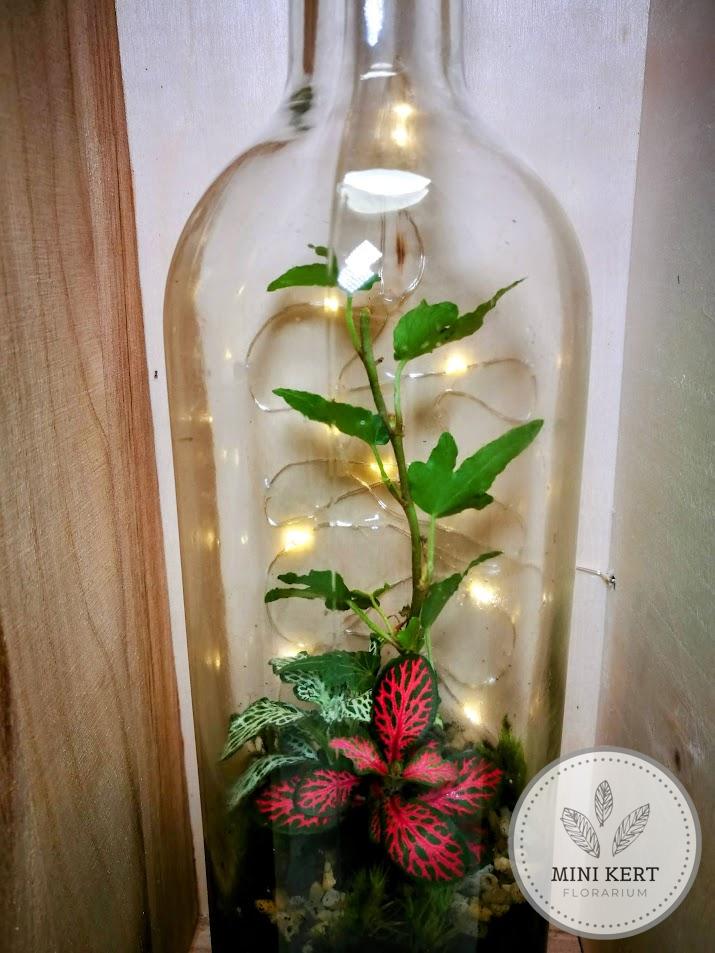 Borosüveg és borospohár florárium szett fadobozban